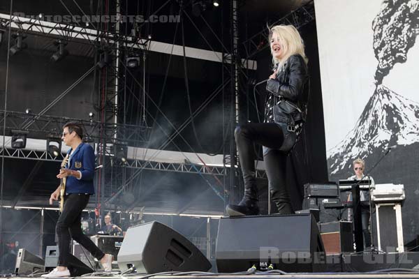 THE KILLS - 2018-06-24 - PARIS - Hippodrome de Longchamp - Paris - Alison Nicole Mosshart - Scott Paterson - James William Hince